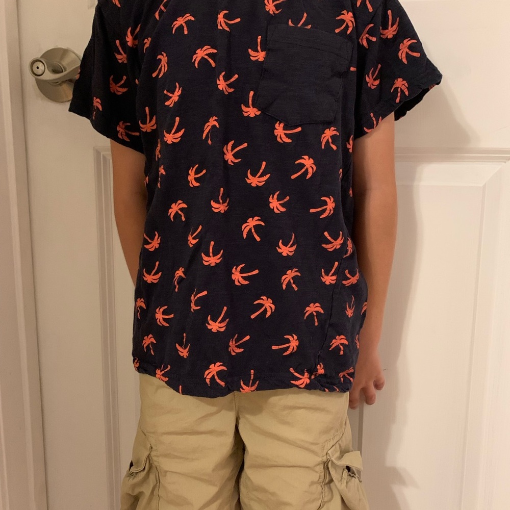 Boy’s Palm tree tee with front pocket